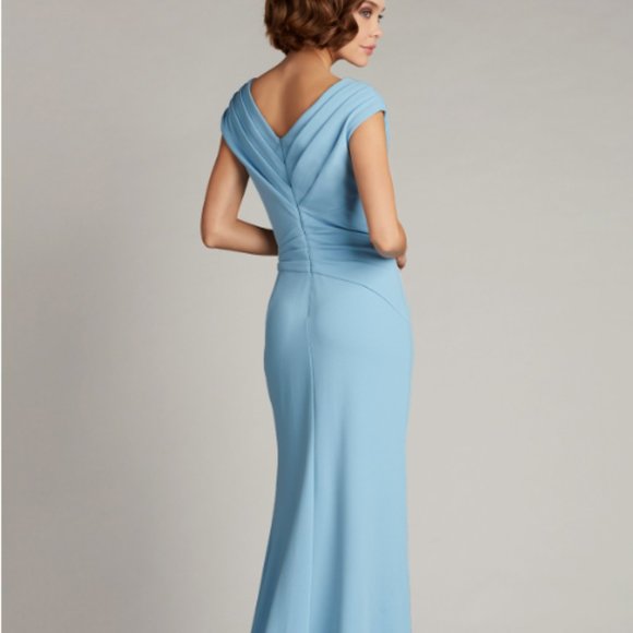 TADASHI SHOJI ASIER TEXTURED CREPE POWDER BLUE GOWN sz XL - Picture 2 of 6